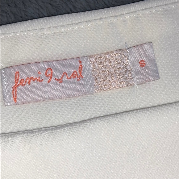 NWOT beautiful women’s blouse - Picture 4 of 4